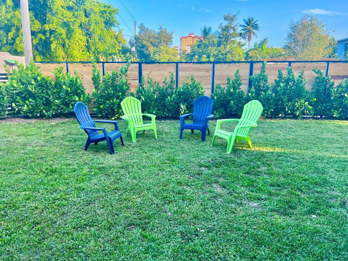 3 Seasons At The Carrington 3 Separate 2 Bedroom 1 Bathroom Apartments And A 3 Bedroom 2 Bathroom Villa Miami Eksteriør bilde
