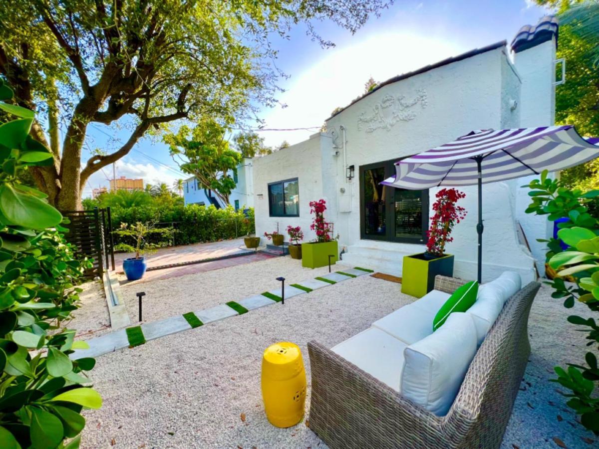 3 Seasons At The Carrington 3 Separate 2 Bedroom 1 Bathroom Apartments And A 3 Bedroom 2 Bathroom Villa Miami Eksteriør bilde